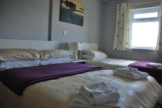 Отели типа «постель и завтрак» Kemar House Белмаллет Двухместный номер с 1 кроватью или 2 отдельными кроватями и ванной комнатой-5